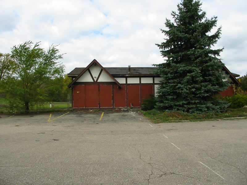 Mr. Vs Tees Driving Range - October 2002 Photo (newer photo)